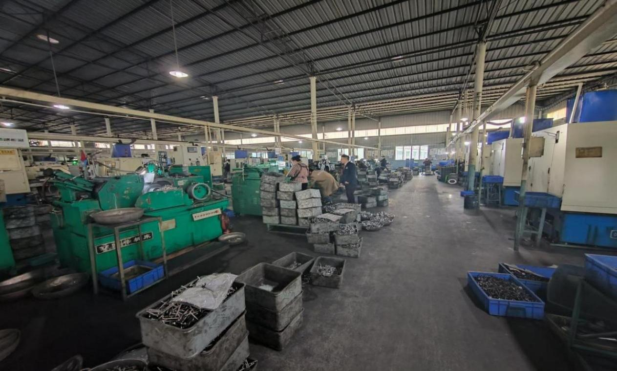 興隆支行走訪貴州省湄潭縣德隆氣門制造有限公司，了解其生產(chǎn)經(jīng)營(yíng)情況。