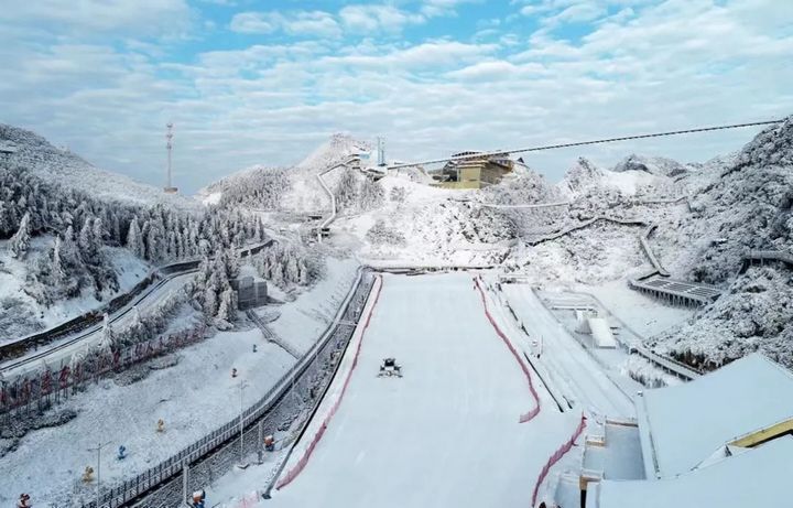 滑雪場。