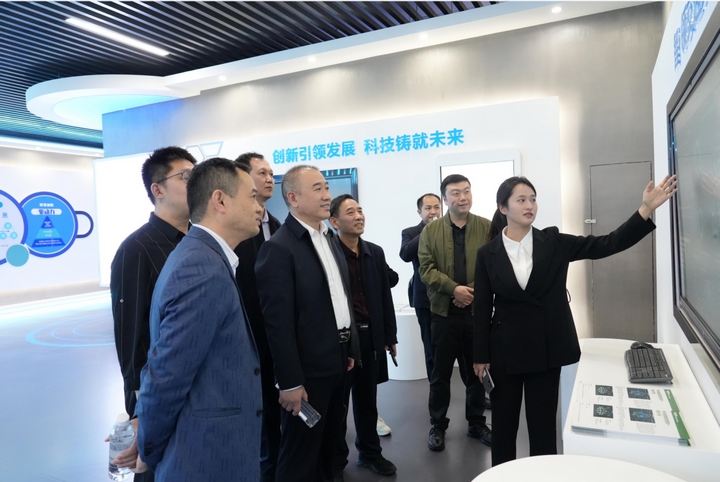河北省國有企業(yè)黨建研究中心調(diào)研智慧黨建系統(tǒng)。