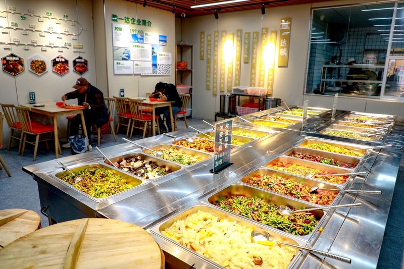 暖心社區(qū)食堂為新業(yè)態(tài)新就業(yè)群體就餐提供便利和優(yōu)惠
