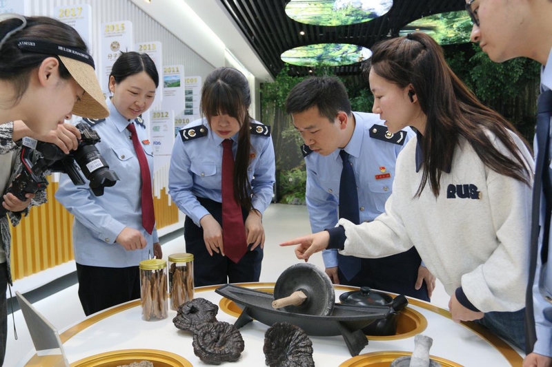 圖片2南明稅務 以“稅”賦能助力園區(qū)企業(yè)向“新”而行