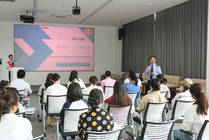 南明稅務以“稅”賦能助力園區(qū)企業(yè)向“新”而行。