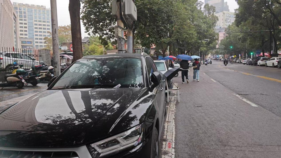 清理整治后的貴烏南路。