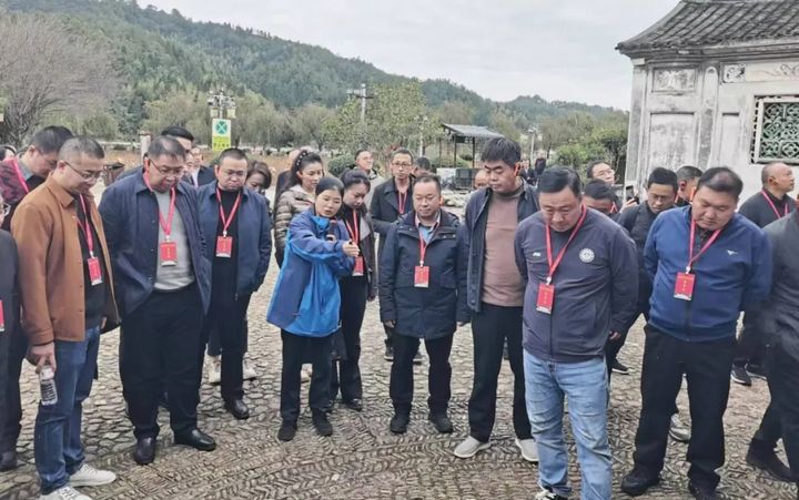 深入福建省連城縣、永定區(qū)等地就加強文化遺產(chǎn)保護傳承調(diào)研。