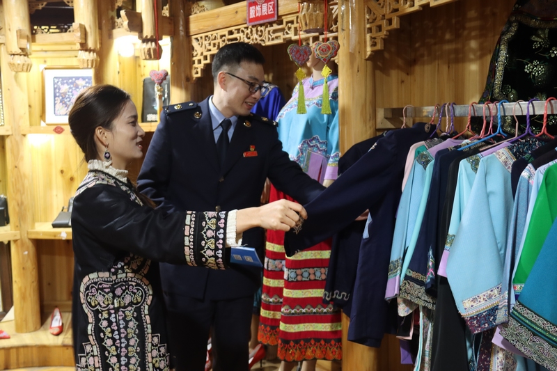 三都聚焦納稅人繳費人“急難愁盼”問題，持續(xù)提升稅費服務(wù)效能。