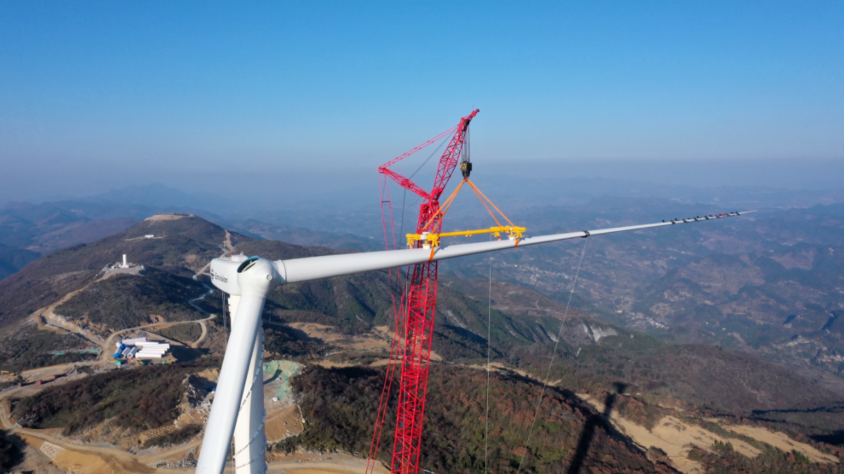 中寨風(fēng)電場風(fēng)力發(fā)電項(xiàng)目建設(shè)施工現(xiàn)場。