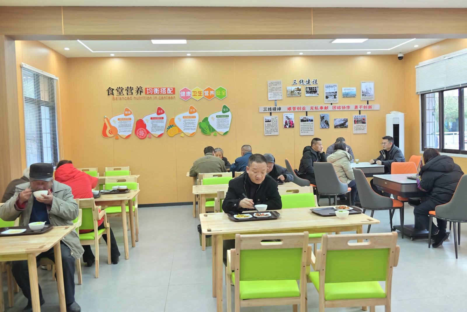 食堂大廳。