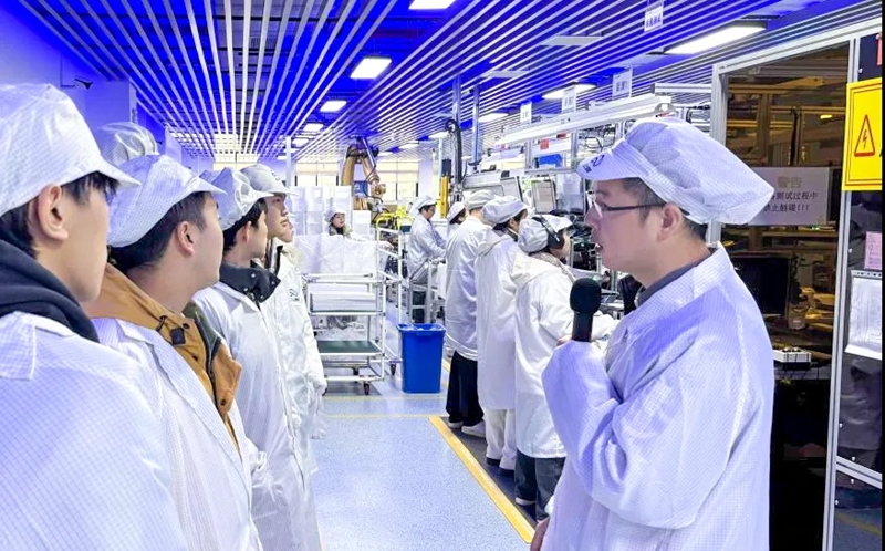 參觀實習現(xiàn)場 (2)