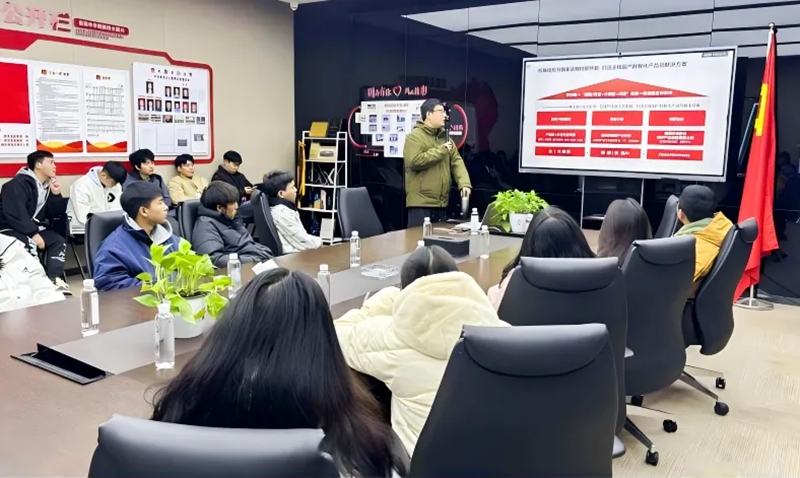 參觀實習現(xiàn)場 (3)