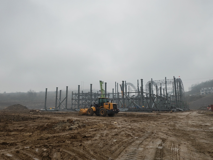 金沙縣煤炭儲配基地建設(shè)項(xiàng)目建設(shè)現(xiàn)場。陳昱攝