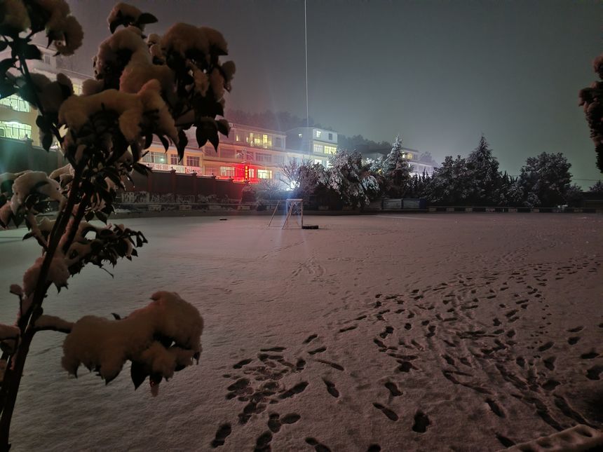 赫章縣古達(dá)鄉(xiāng)迎來(lái)2025年第一場(chǎng)雪。韓德江攝