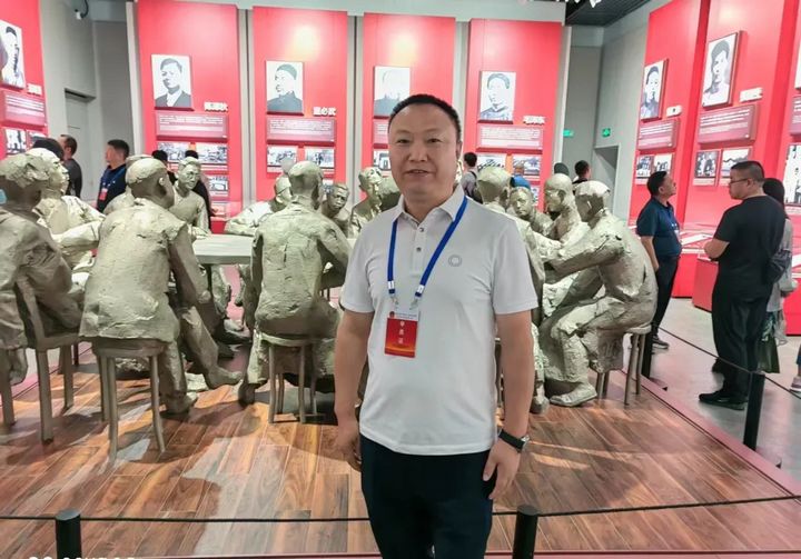 胡永參加人大代表集中學(xué)習(xí)。