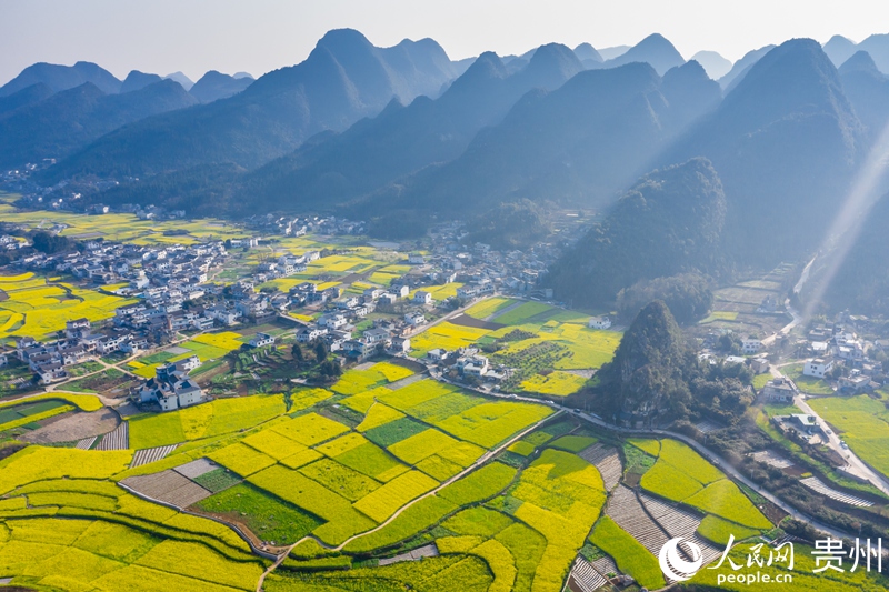 興義萬峰林景區(qū)。人民網(wǎng) 涂敏攝
