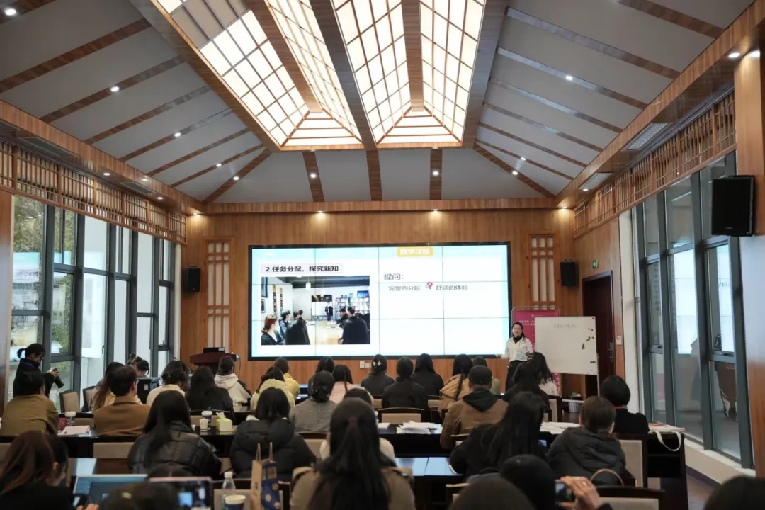 貴州工商職業(yè)學院建筑設計系教師趙曉躍比賽現場。