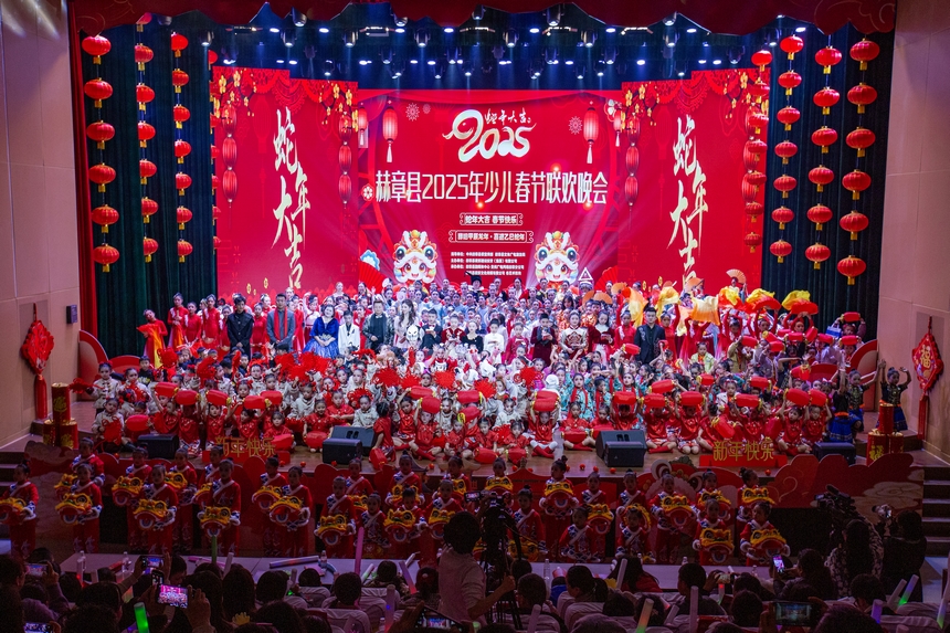 少兒春晚現(xiàn)場。
