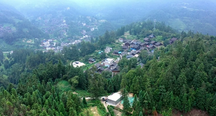 俯瞰臺(tái)江縣老屯鄉(xiāng)壩場村。楊州為攝
