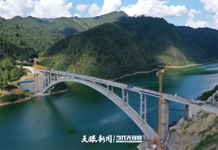 劍河錫繡大橋。資料圖