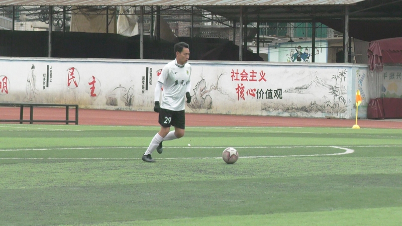 足球比賽。