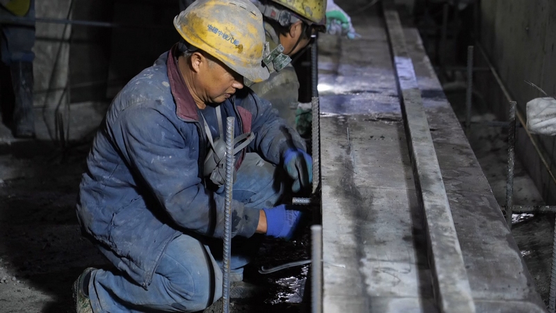 黃百鐵路白石巖隧道建設(shè)有序推進(jìn)