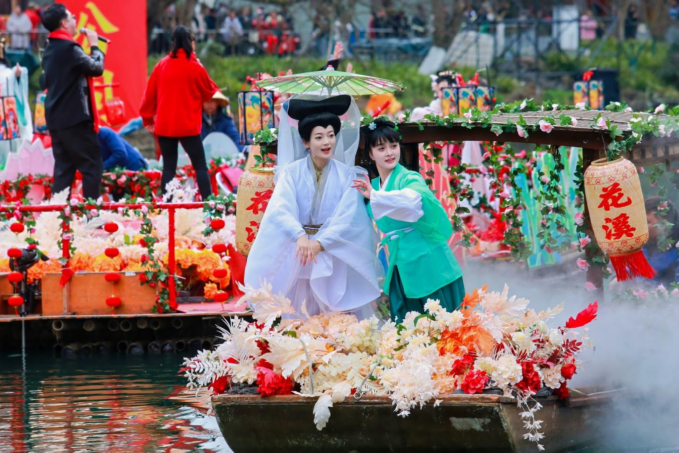 花溪公園“金蛇狂舞天天樂·非遺民俗過大年”打造非遺文化盛宴 助力文旅融合新發(fā)展。