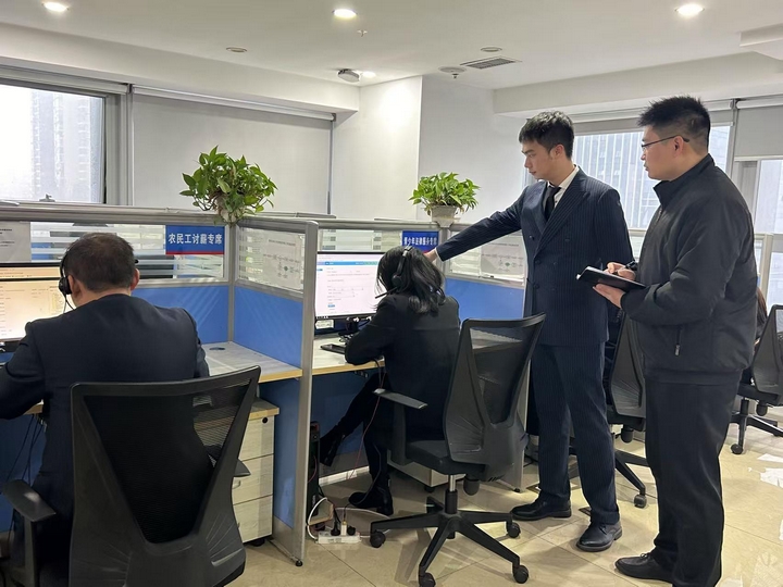貴州省法律援助中心工作人員介紹相關(guān)情況。.jpg