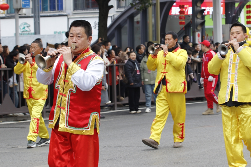 5、花秋嗩吶巡游。 王琨榮攝.jpg