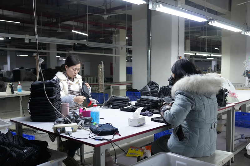 企業(yè)復(fù)工“干勁足”，奮戰(zhàn)首季“開門紅”。