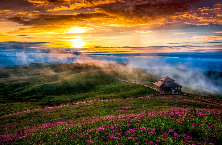 夕照韭菜坪—?jiǎng)⒂聰z