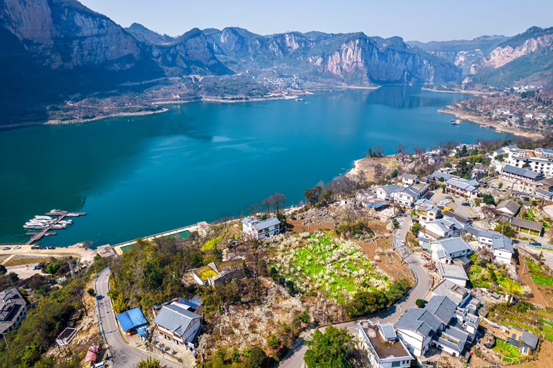 烏江上游貴州省畢節(jié)市黔西市境內(nèi)的六沖河段春景（無人機(jī)照片）。