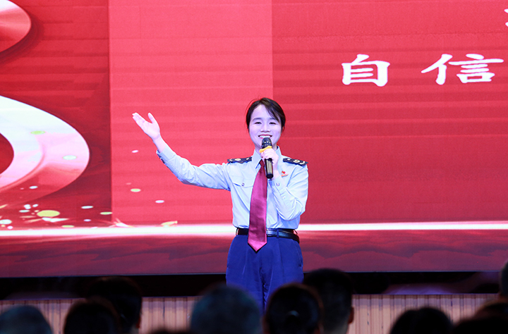 現(xiàn)場宣講。