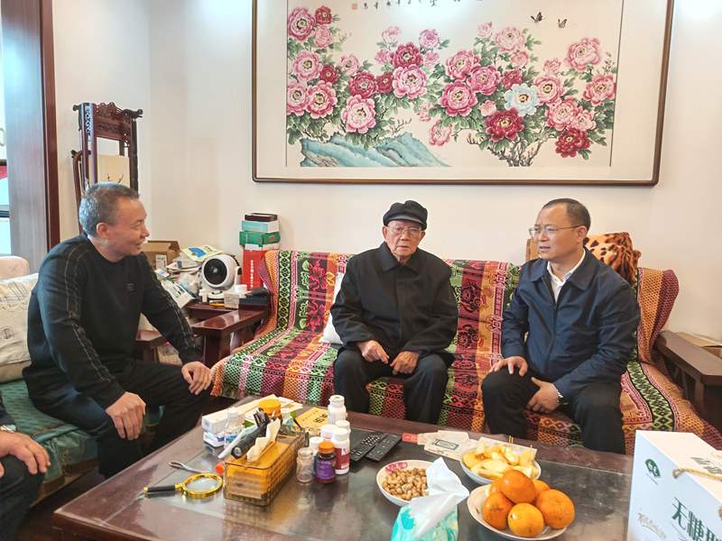 慰問現(xiàn)場。