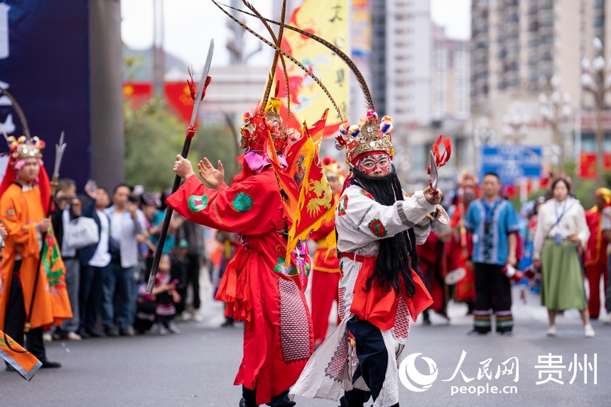 “三月十三”民俗文化節(jié)現(xiàn)場。人民網(wǎng)記者 涂敏攝