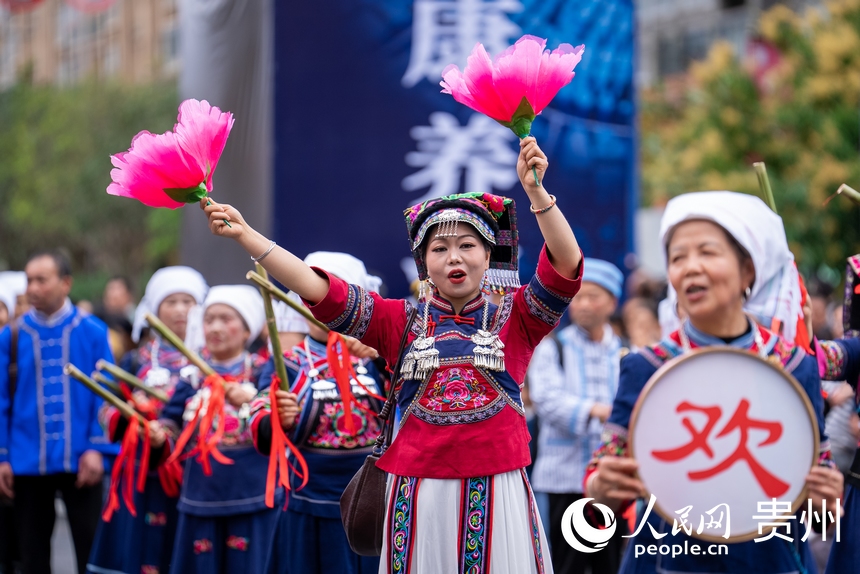 “三月十三”民俗文化節(jié)現(xiàn)場(chǎng)。人民網(wǎng)記者 涂敏攝