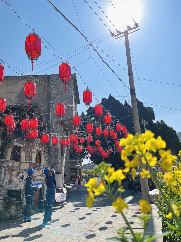 電力設(shè)備巡維。