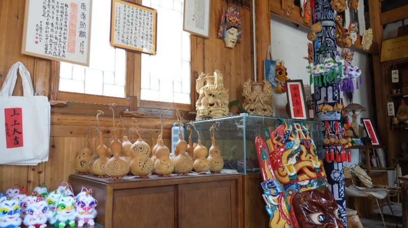 西秀區(qū)舊州古鎮(zhèn)木雕工作室。