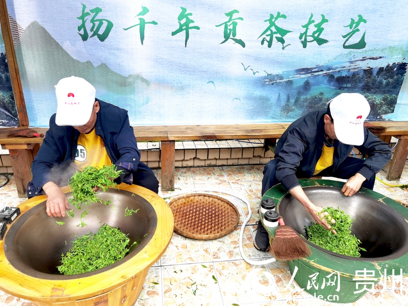 手工炒茶比賽。人民網(wǎng)記者 王秀芳攝