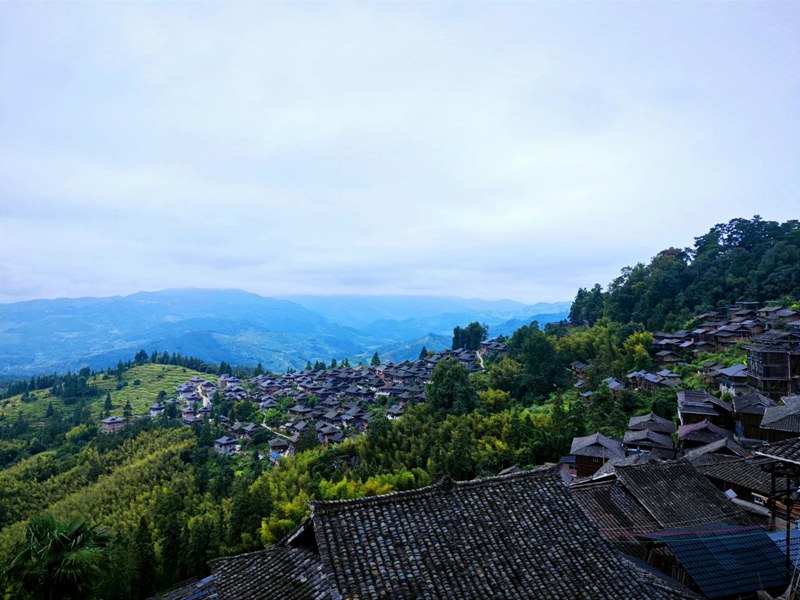 岜沙苗寨。