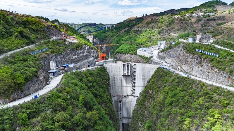 凹水河水庫的建設(shè)現(xiàn)場。