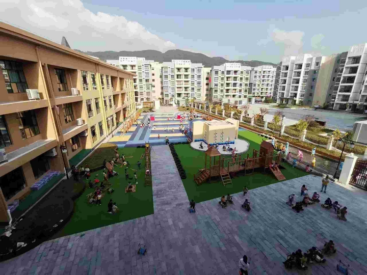思南縣移民安置區(qū)幼兒園一角。思南縣生態(tài)移民局 供圖.jpg