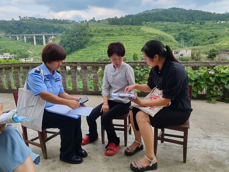 堡子村法治宣傳隊(duì)開展防溺水宣傳。