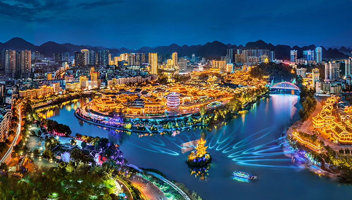 銅仁中南門歷史文化旅游區(qū)夜景鳥瞰圖 碧江區(qū)委宣傳部提供