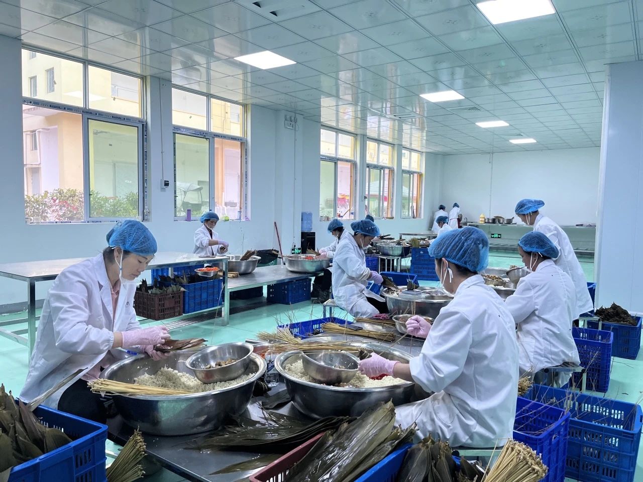 圖為富潤(rùn)食品色生產(chǎn)車間。