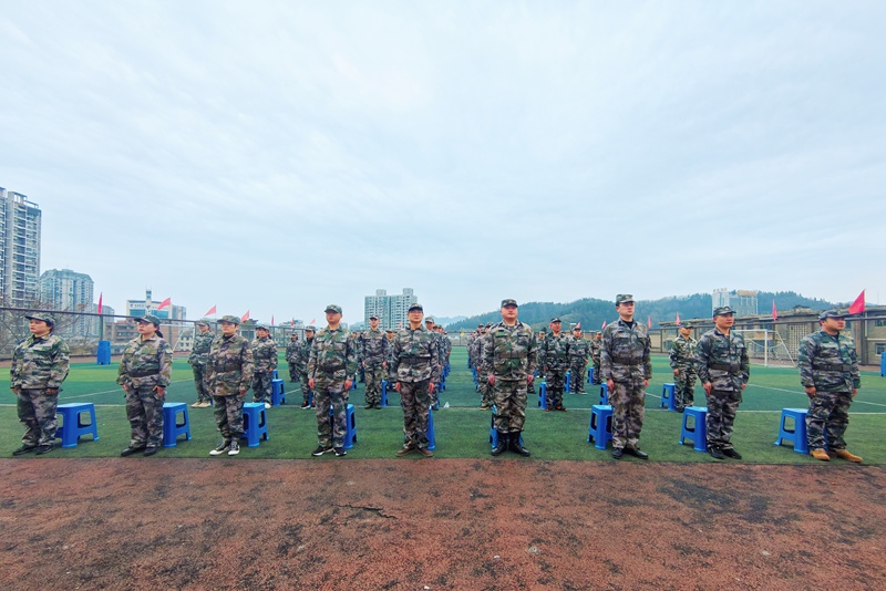 市西街道“三項(xiàng)教育”暨軍事訓(xùn)練啟動(dòng)儀式舉行 啟動(dòng)儀式。劉蘇黔攝