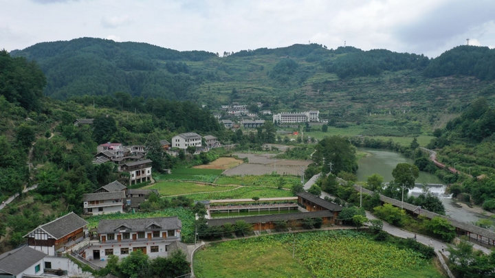 圖為：宜居和美鄉(xiāng)村.jpg