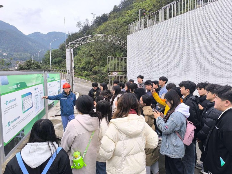 課堂走出教室、專業(yè)對接一線。