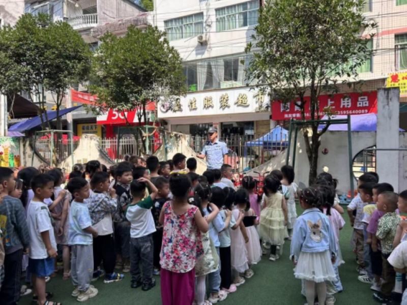 安全宣傳“進學(xué)?！薄?></p>
<p style=