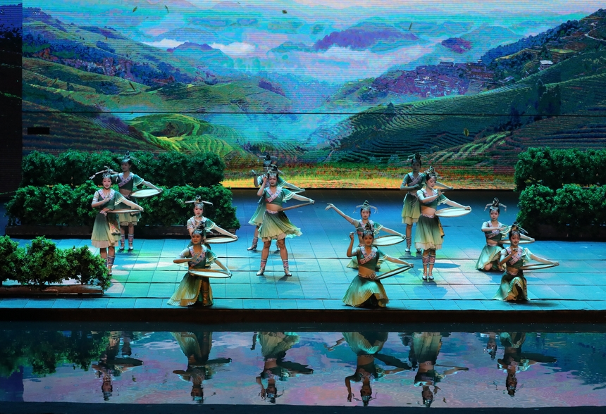 《龍鄉(xiāng)水里·貴秀》演出現(xiàn)場。