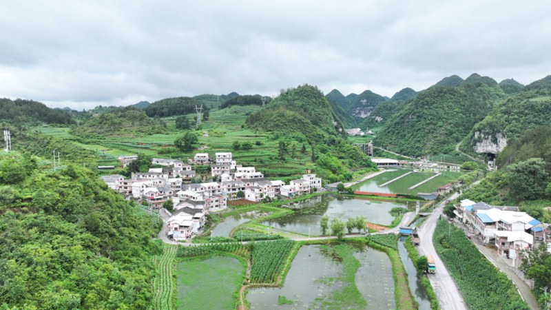 硝灰洞村“最美庭院”。