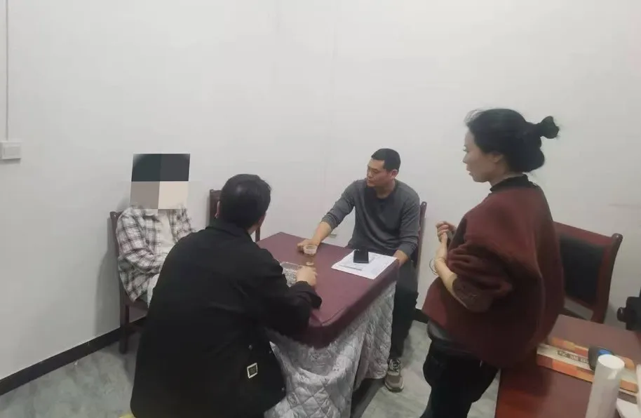 對(duì)社矯對(duì)象交流輔導(dǎo)。