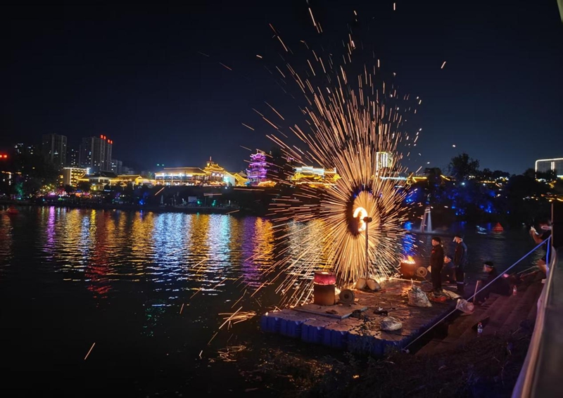 旋轉(zhuǎn)式鐵花。